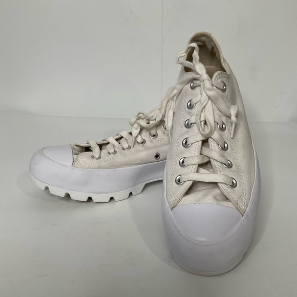 Converse Women’s White Chuck Taylor All Star Lugged Low Triple Sneakers Size 10. - Picture 11 of 11